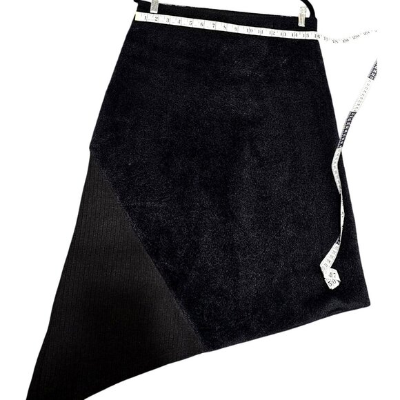 Asymmetrical Black Textured Skirt By KIAI Size 18 - Picture 8 of 9
